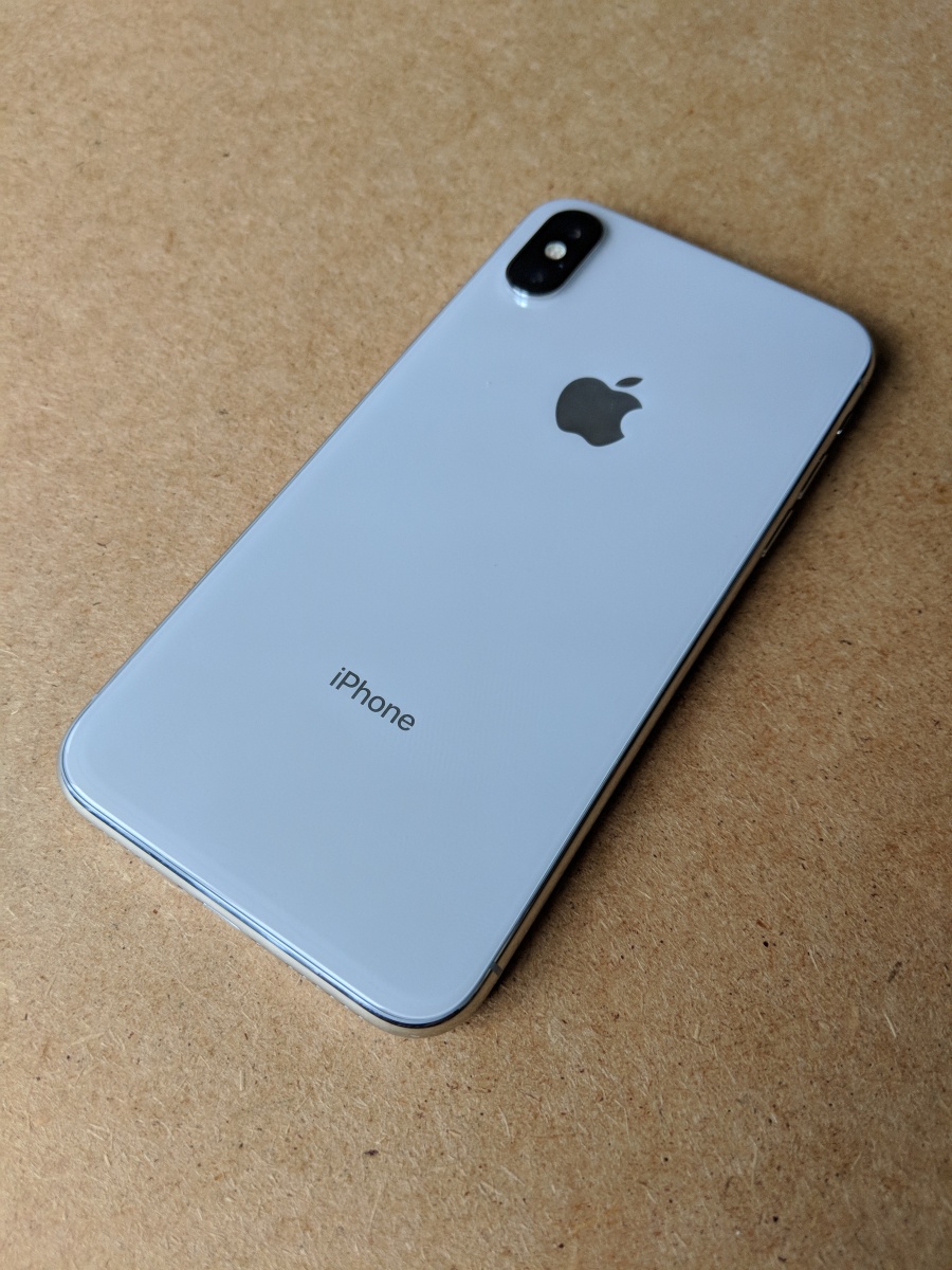 Review iPhone X